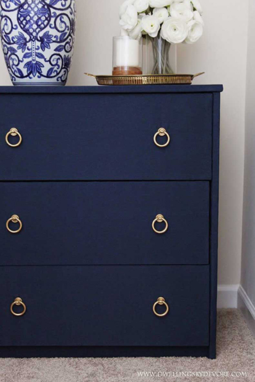 Trends 2018 Navy Blue and Gold Color Scheme